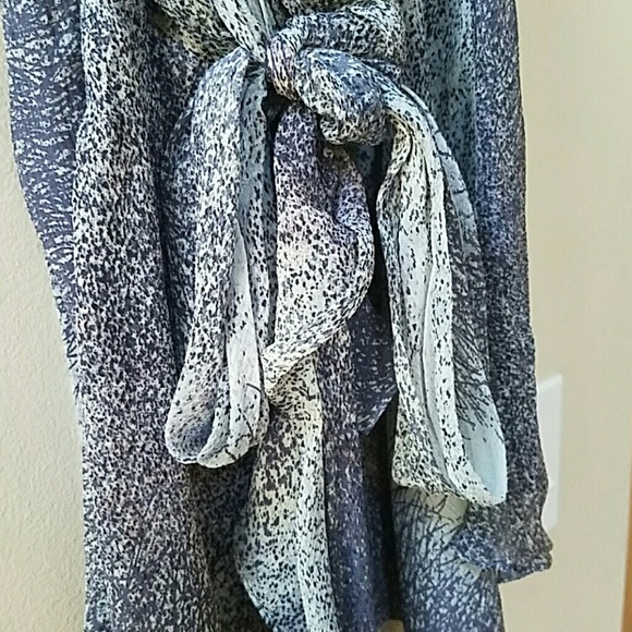 NWOT BCBG MAXAZRIA 100% Silk Halter Top - Picture 6 of 8